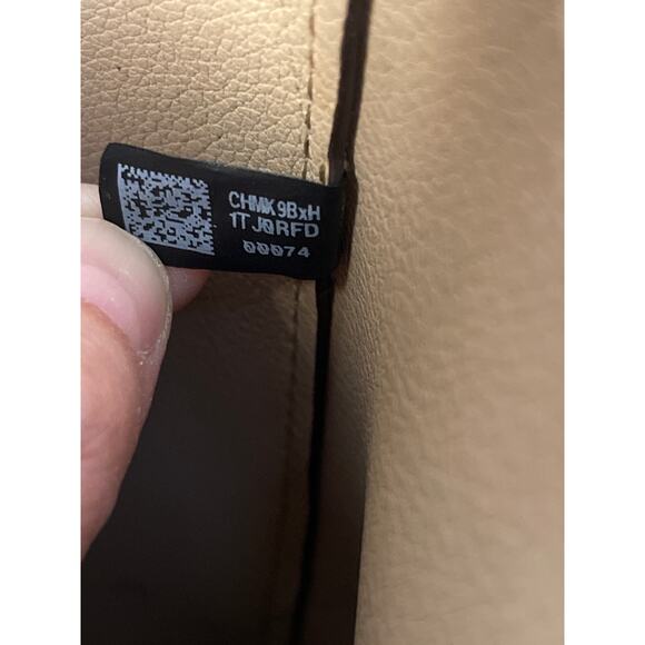 Michael Kors Women’s Large Tote Bag Color Beige - Picture 6 of 14